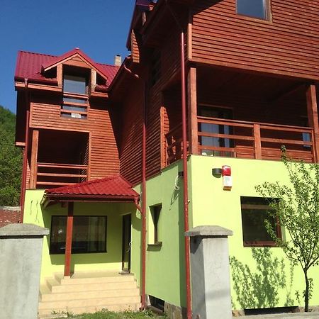 Dorf Haus Valiug Hotel ภายนอก รูปภาพ