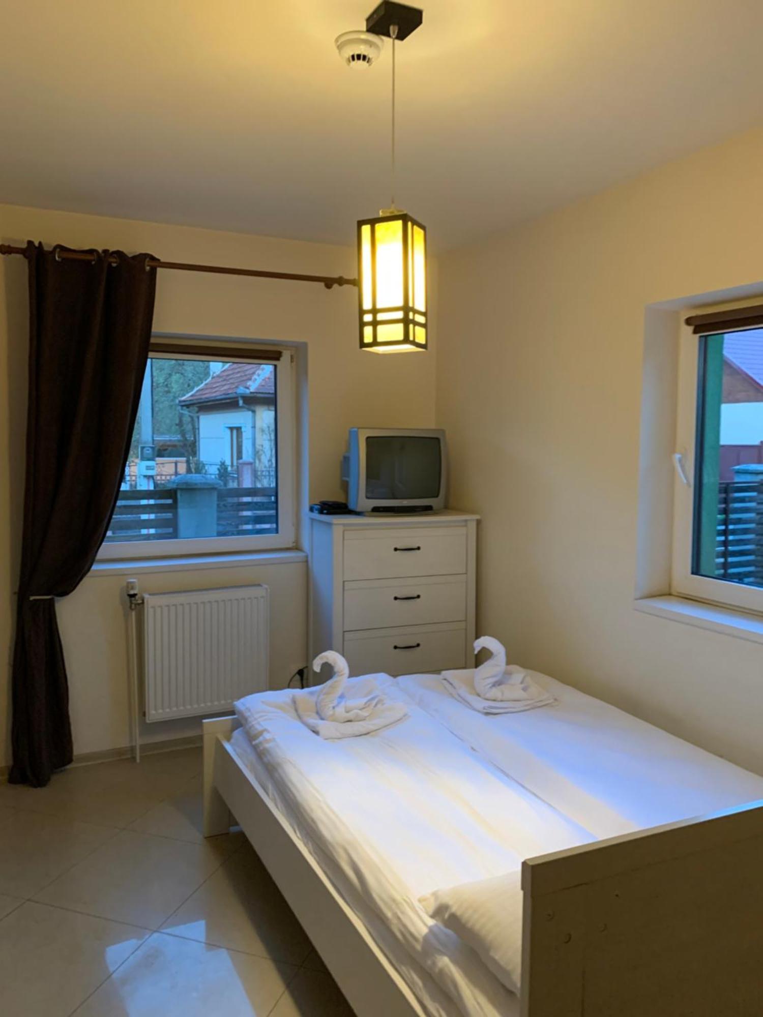 Dorf Haus Valiug Hotel ภายนอก รูปภาพ
