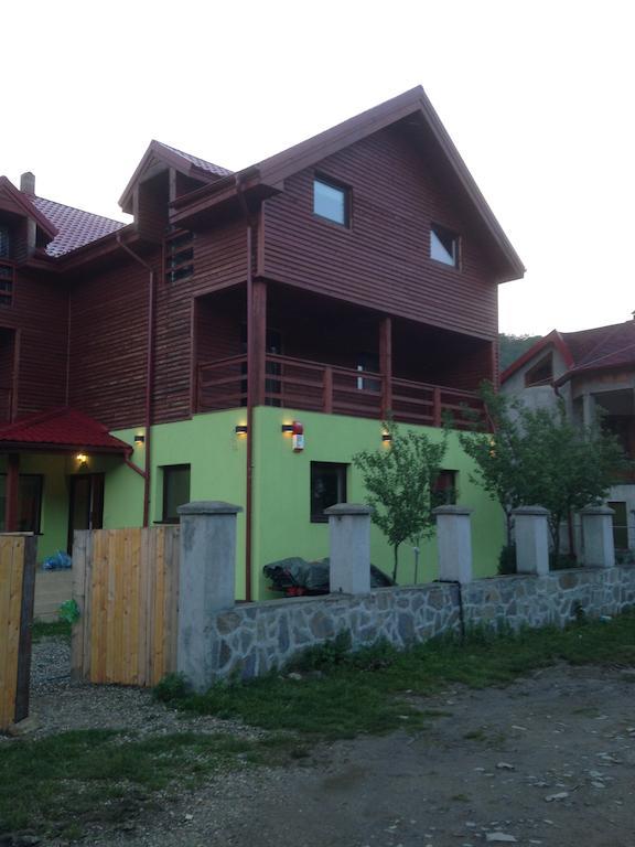 Dorf Haus Valiug Hotel ภายนอก รูปภาพ