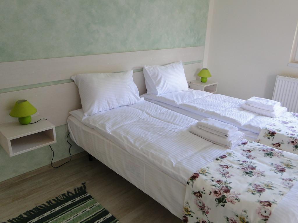 Dorf Haus Valiug Hotel ภายนอก รูปภาพ