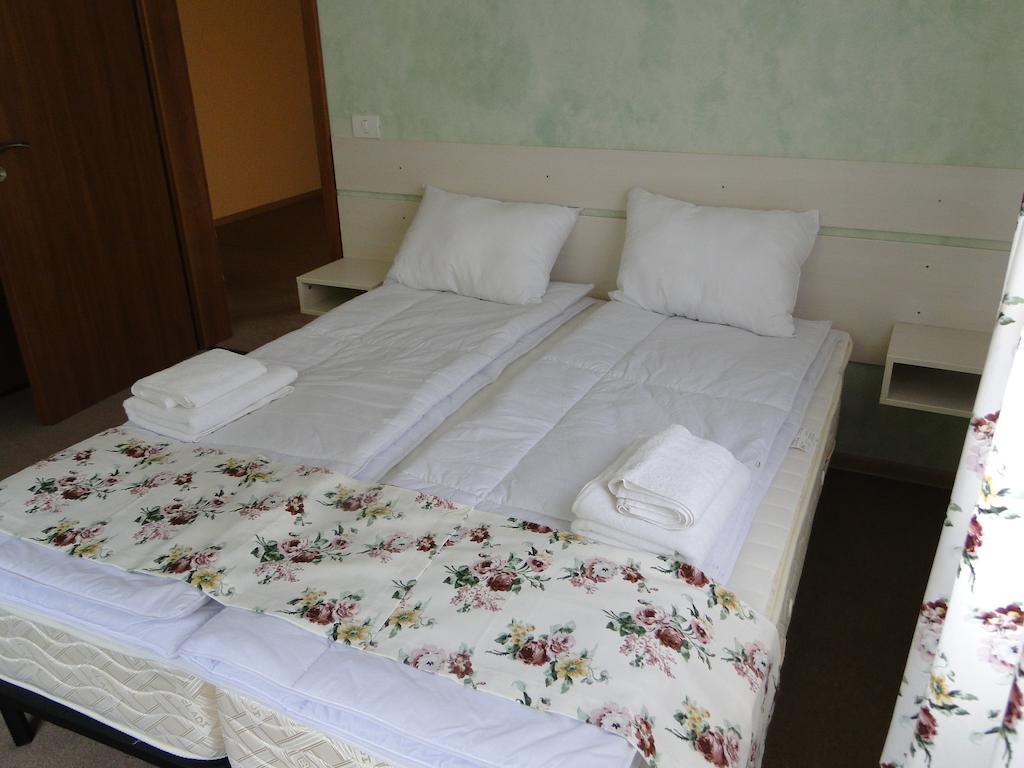 Dorf Haus Valiug Hotel ภายนอก รูปภาพ